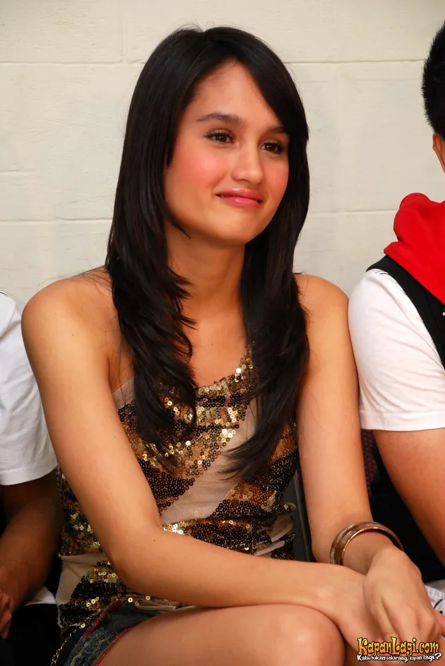 cinta laura/taxi band