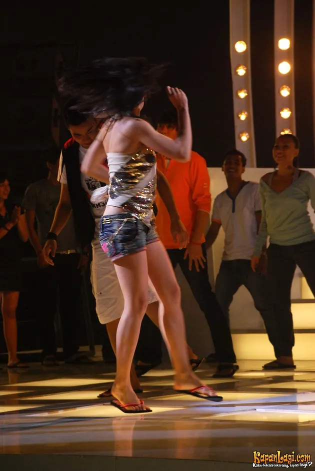 cinta laura/taxi band