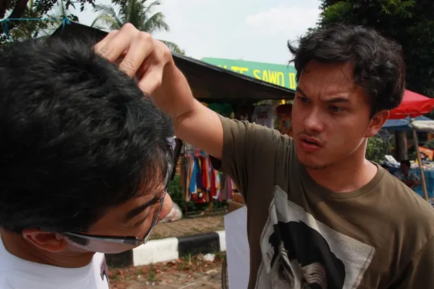 Nicholas Saputra, Dennis Adishwara