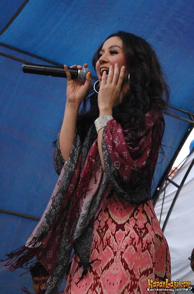 Cynthiara Alona