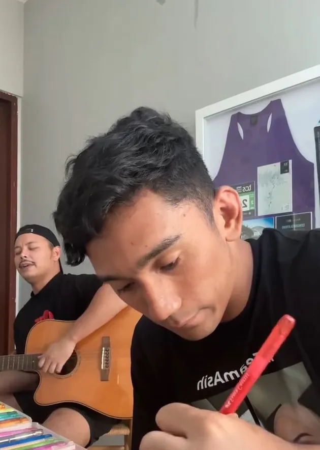 Daffa Wardhana Bikin Kerajinan Tangan