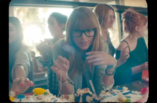Daftar Barang Yang Dirusak Taylor Swift