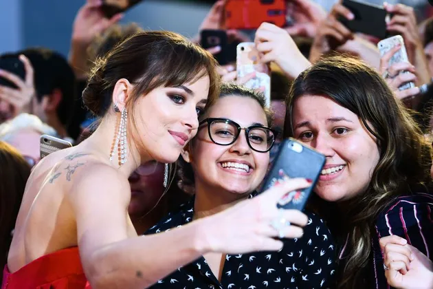 dakota johnson venice film festival