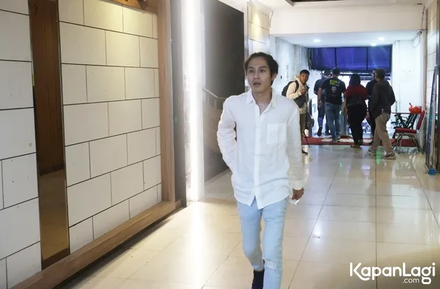 Penampilan DJ Panda Saat  Penuhi Panggilan Penyidik Reskrimum