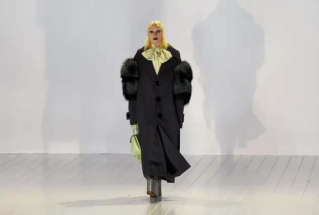 Runway Kendall Jenner &amp; Lady Gaga