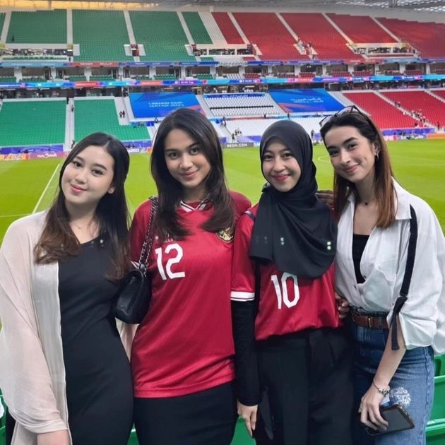 Prayers from Ummi Pipik, 9 Portraits of Egy Maulana's Actions with the National Team in the Asian Cup - Adiba Khanza Supports Directly at the Stadium