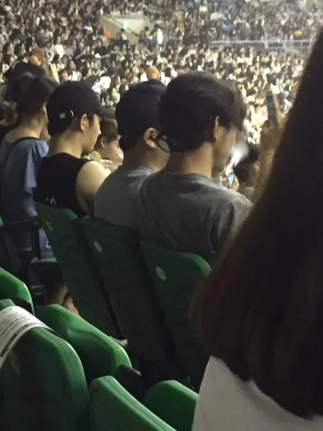 Artis yang datang ke konser EXO