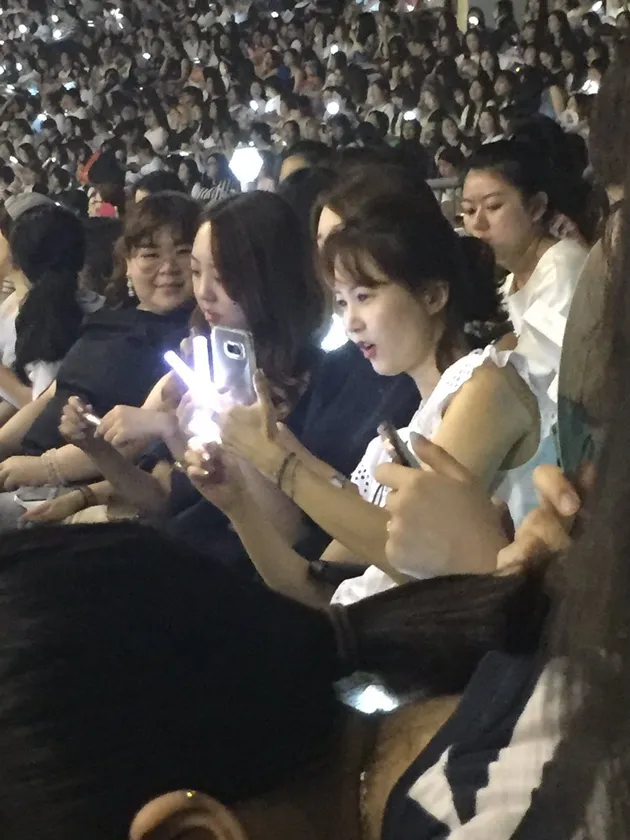 Artis yang datang ke konser EXO