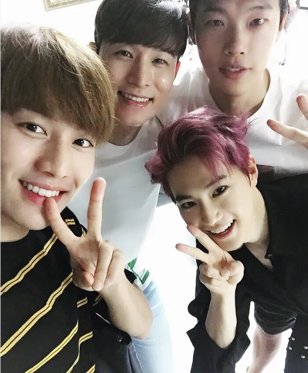 Artis yang datang ke konser EXO