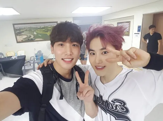 Artis yang datang ke konser EXO
