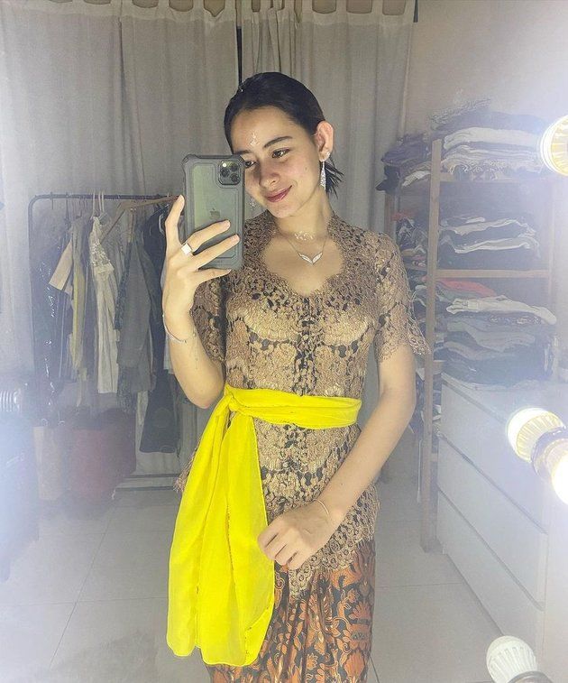 From Mahalini to Luna Maya, 8 Pictures of Celebrities Wearing Traditional Balinese Clothes - Jegeg Sajan!