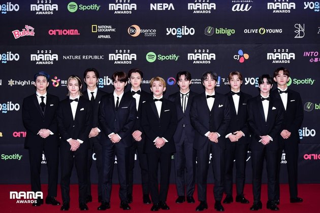 From NewJeans to J-Hope, Enchanting Lineup of K-Pop and J-Pop Stars on the Red Carpet of MAMA 2022 Day 2