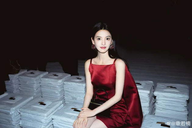 Zhang Ruonan: Bintang Romantis dengan Pesona Alami