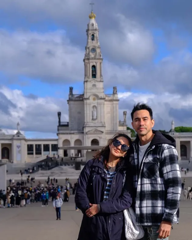 Darius Sinathrya dan Donna Agnesia