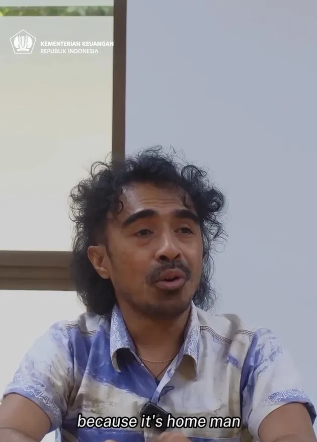 Darlane Litaay Saat Diwawancara Media Keuangan