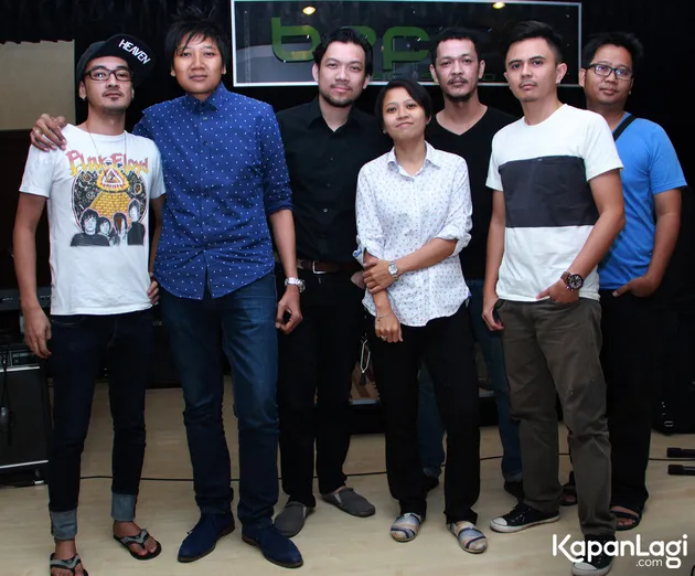 Wah, bakalan seperti apa ya aksi mereka lewat format Base Jam Reunion ini? Apakah mereka bisa mengulang kesuksesan di era tahun 90-an silam?