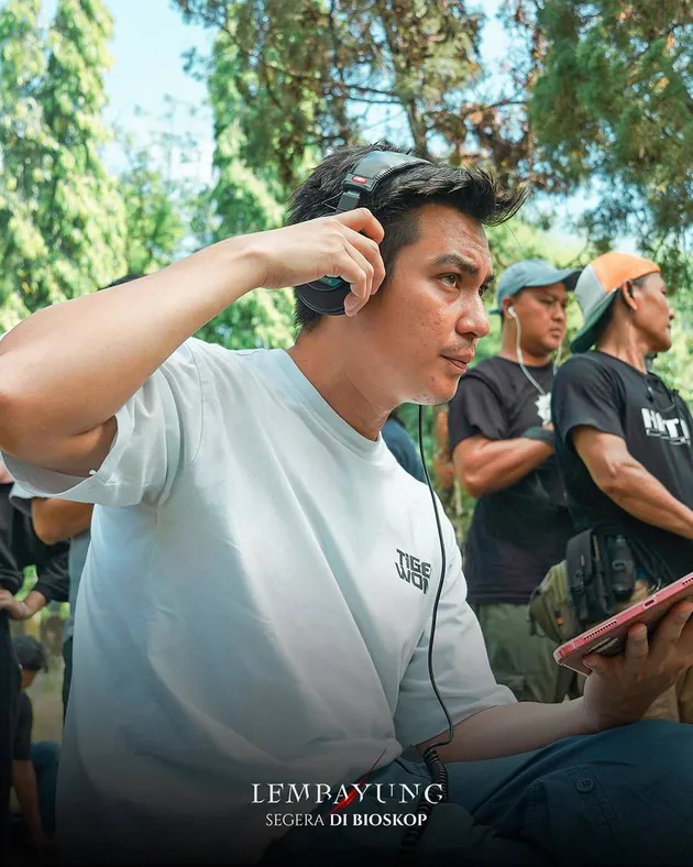 Penampilan Baim Wong Saat jadi Sutradara