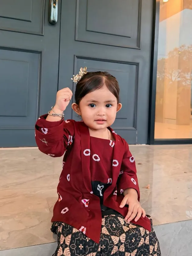 Dek Cunda pose cantik