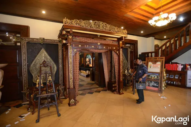 DEKORASI JAWA KLASIK INI GEDUNG PERNIKAHAN KAHIYANG AYU kahiyang ayu dan bobby nasution 004 bayu