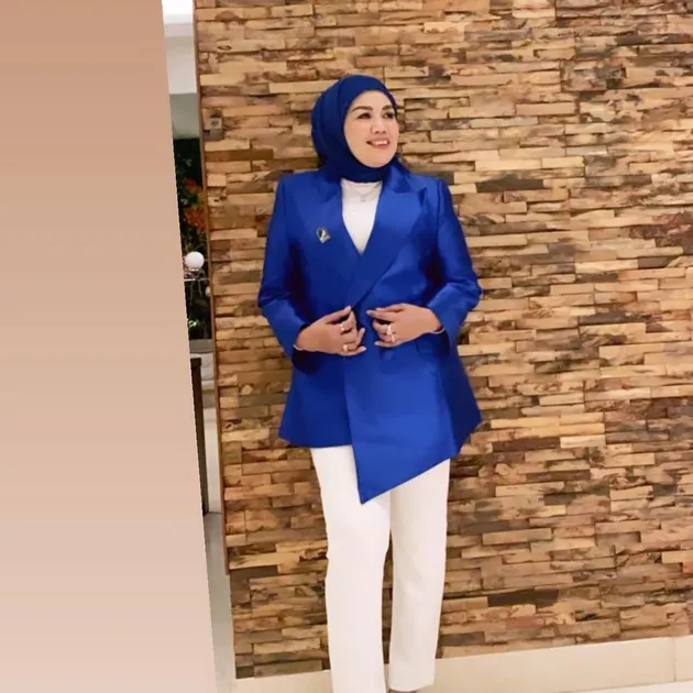 Elly Sugigi Jual Ginjal Perjuangan