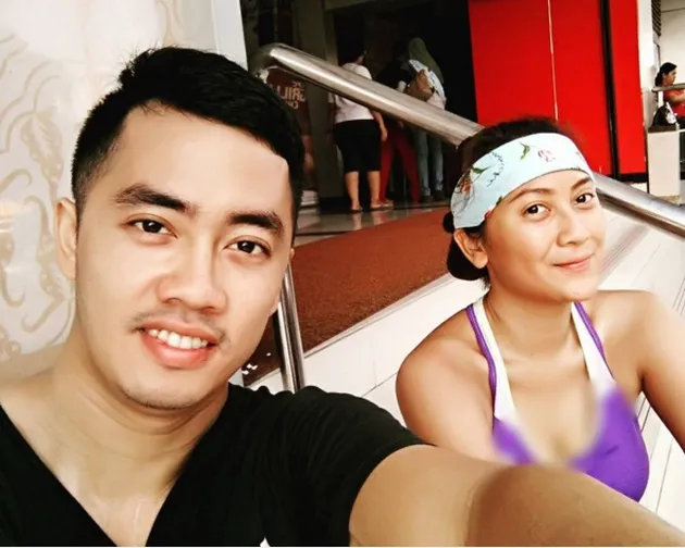 Dennis Adishwara dan pacar