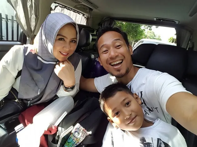 DENNY CAGUR AJAK ANAK DAN ISTRI LIBURAN KE BANGKOK, HEBOH 