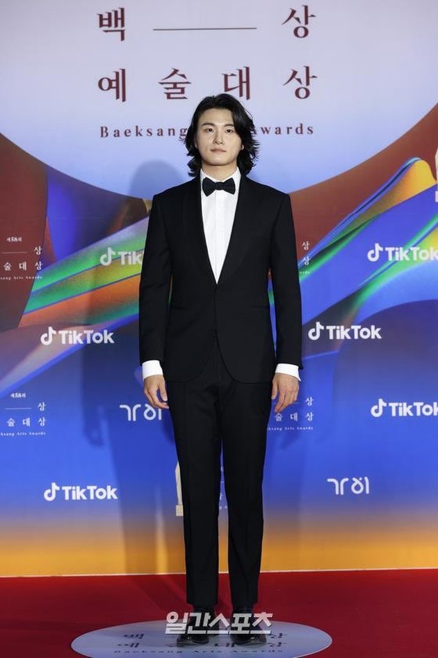 Handsome Actors on the Red Carpet of Baeksang Arts Awards 2022 for Eye Refreshment, Some Show Off Long Hair