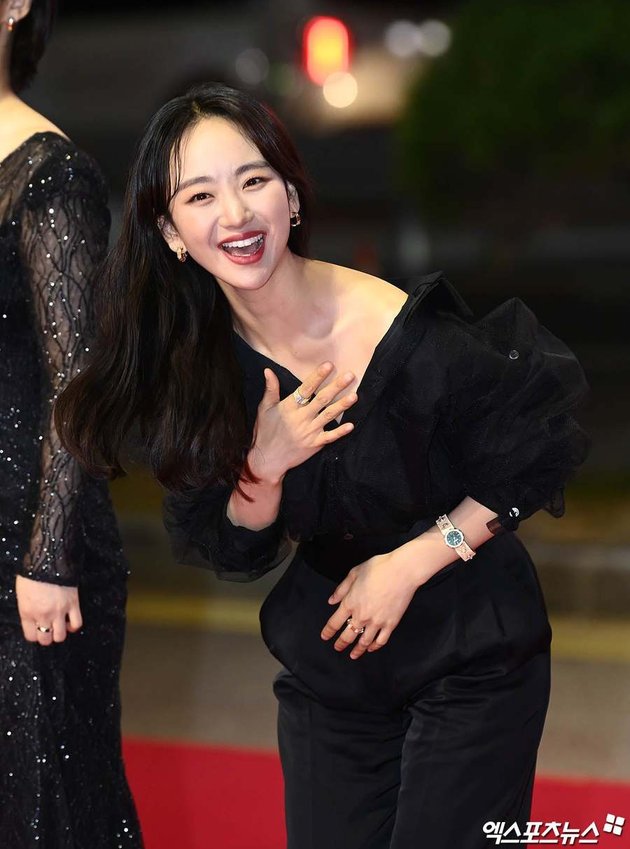 Lineup of Top Korean Actresses on the Red Carpet of the '26th Busan International Film Festival', Some Show Off Tattooed Backs and Wear High-Slit Dresses