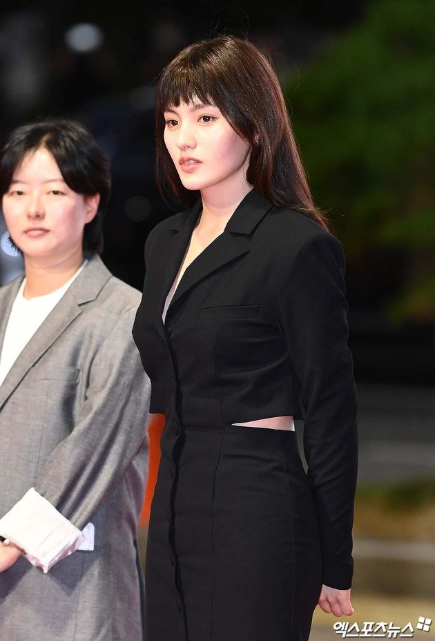 Lineup of Top Korean Actresses on the Red Carpet of the '26th Busan International Film Festival', Some Show Off Tattooed Backs and Wear High-Slit Dresses