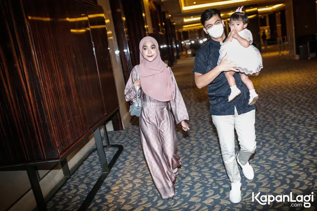 Tamu Acara 7 Bulanan Aurel Hermansyah