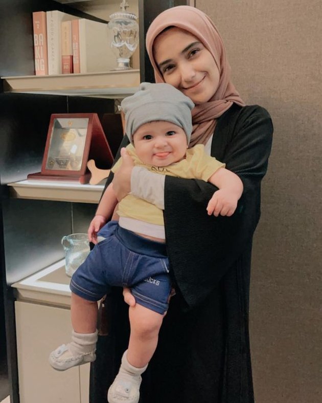 A Series of Photos of Baby Syaki, the Child of Rizki DA and Nadya Mustika Who Are Officially Divorced, Growing Cuter and More Adorable!