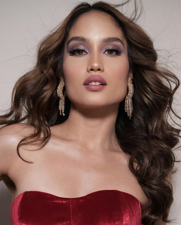 A Series of Photos of Cinta Laura Showing Off Bold Makeup, Displaying Exotic Charms and Stunning Beauty!