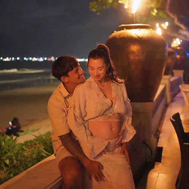 Baby Bump Jennifer Bachdim