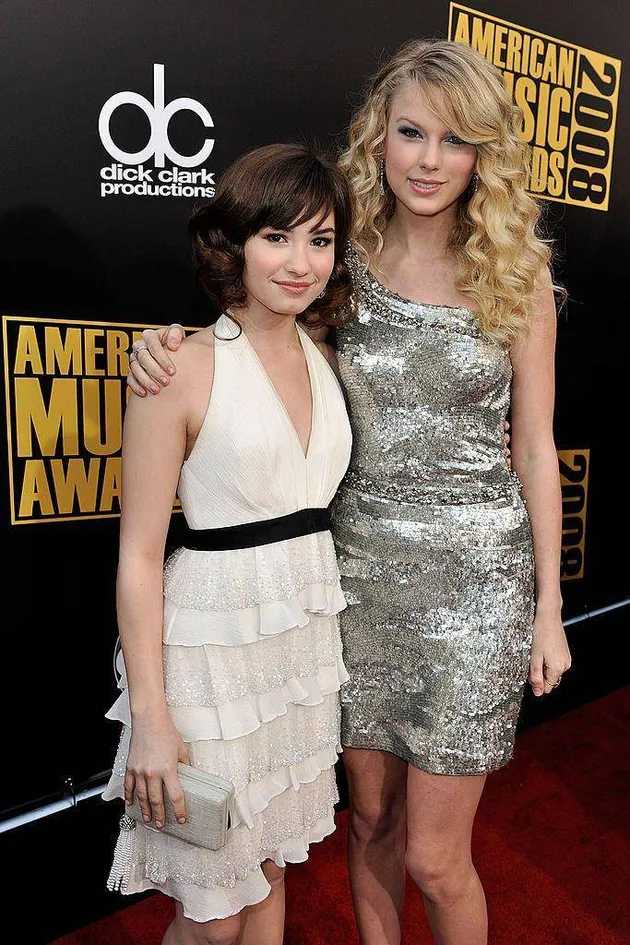 taylor swift, foto taylor swift, tinggi taylor swift, fakta taylor swift