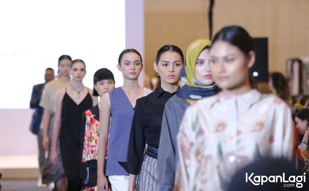 JFW kali ini digelar di Senayan City, Jakarta mulai 22--28 Oktober 2019. Perhelatan ini tentu jadi acara yang wajib banget dihadiri oleh KLovers pecinta fashion. 