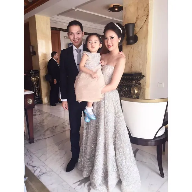 sandra dewi, sandra dewi menikah