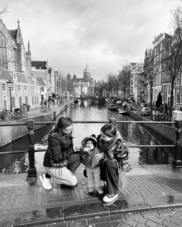 Collection of Photos of Mahmud and Nikita Willy Playing with Baby Issa in Amsterdam, Both are Adorably Cute