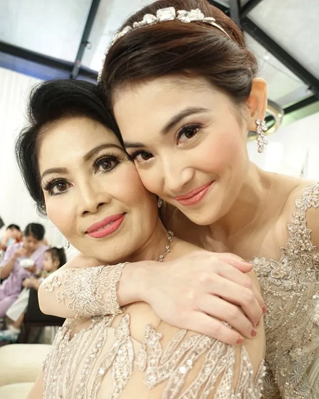 sandra dewi, sandra dewi menikah
