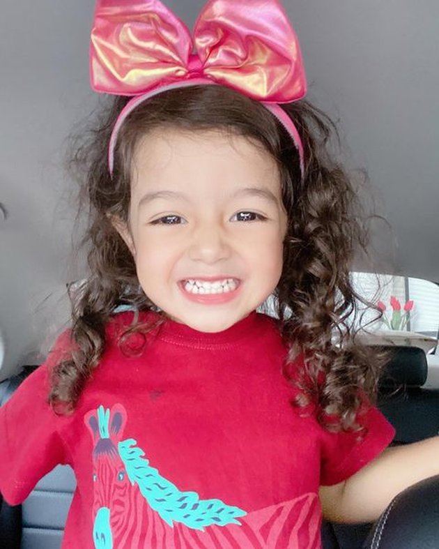 Series of Photos of Queen Eijaz, Fairuz A Rafiq's Second Child, Growing Up, Getting Cuter and Prettier with Curly Hair