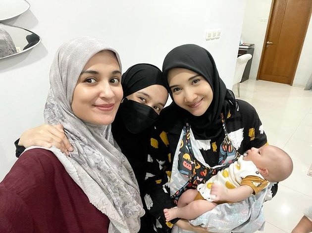 A Series of Photos of Shireen Sungkar with Baby Ukkasya, Beloved Nephew of Shireen Sungkar and Irwansyah