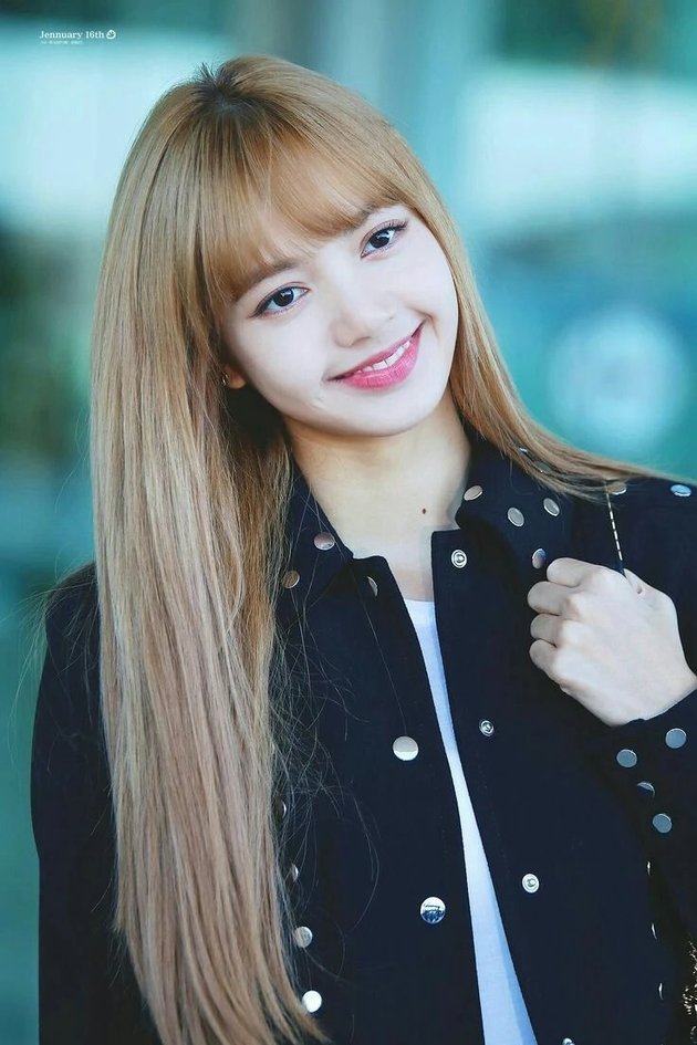 Line of Photos of Lisa BLACKPINK's Transformation from Pre-Debut Until Now, Front Bangs Have Remained Since Childhood!
