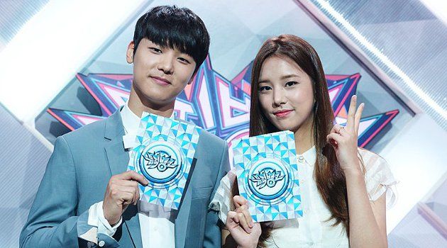 List of MCs in Music Bank from 2009 until Now: Song Joong Ki, Park Seo Joon, Lee Chae Min, and Eunchae LE SSERAFIM 'The Death Kid'