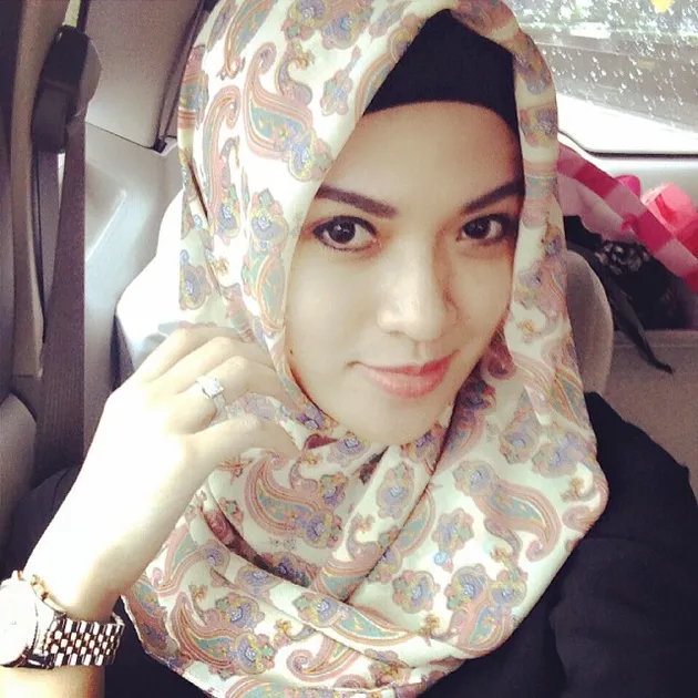 artis indonesia berhijab