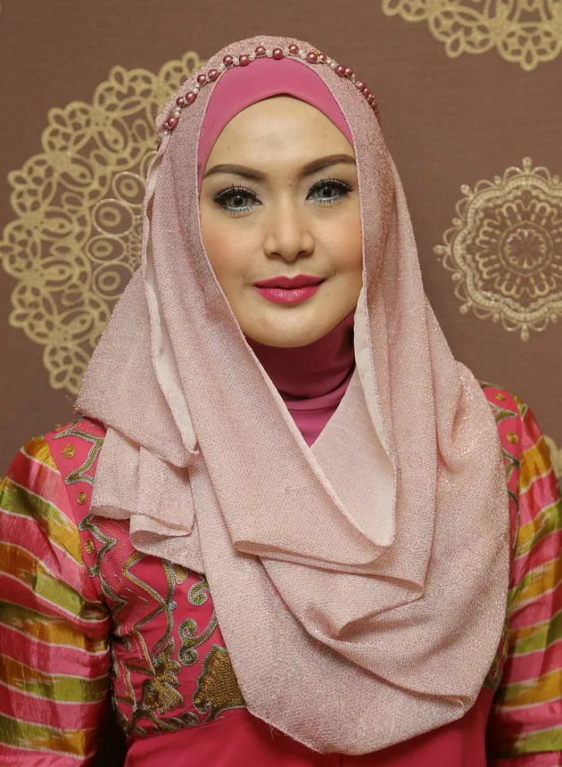 artis indonesia berhijab