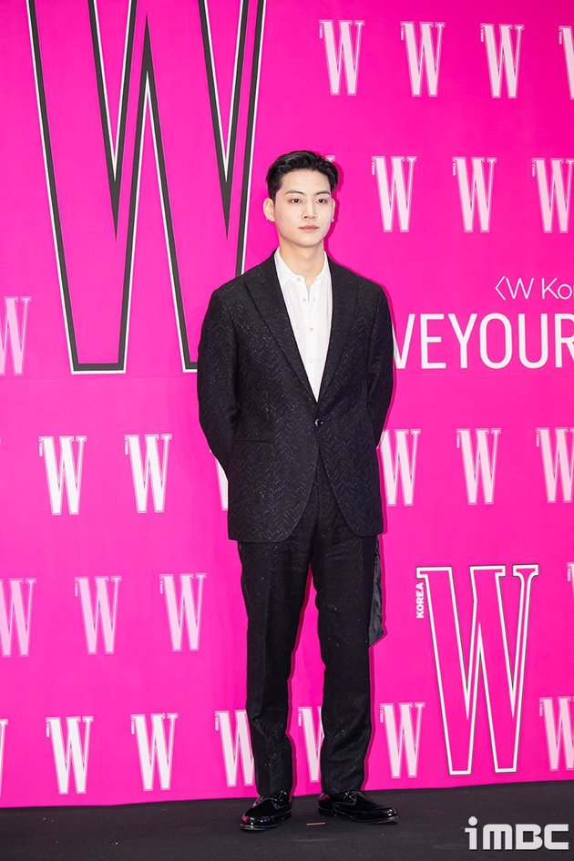 List of Handsome Celebrities at Love Your W 2022 Event, Including a Reunion of Three Actors from 'EXTRAORDINARY YOU'