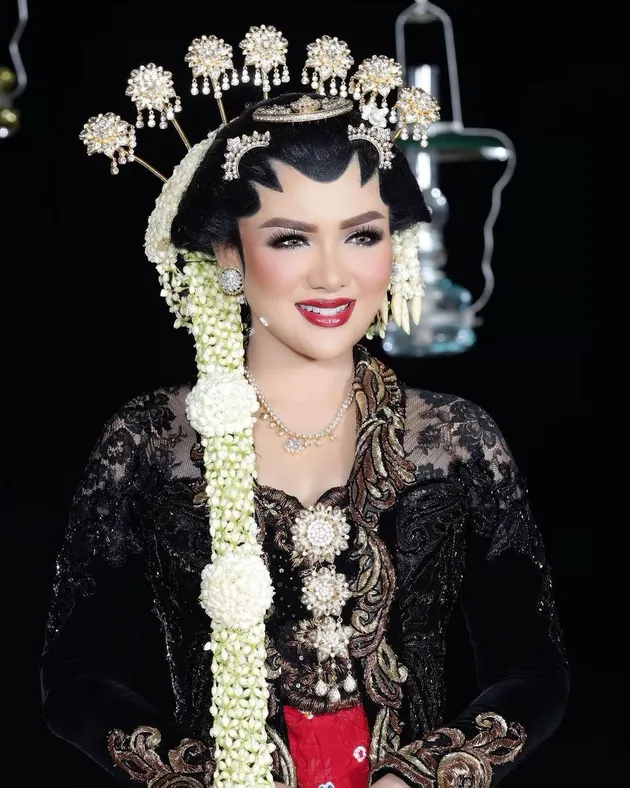 selebritis pakai mua bennu sorumba