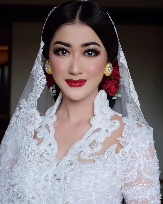 selebritis pakai mua bennu sorumba
