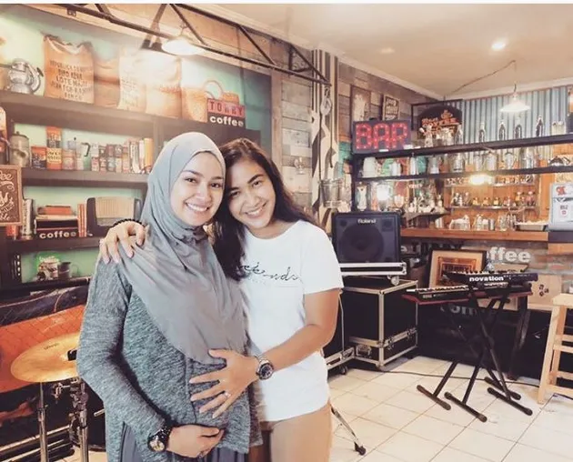 seleb melahirkan, seleb hamil, selebriti indonesia hamil