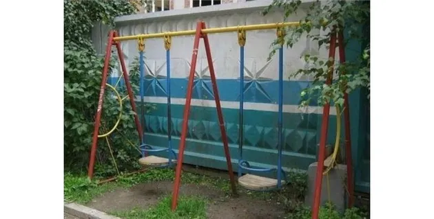 playground fail, berita unik, perosotan berbahaya, taman bermain yang berbahaya, foto unik, gambar u