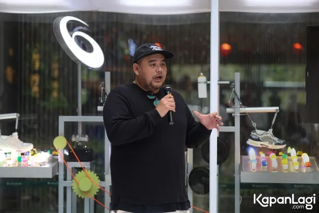 Kimswell di depan awak media